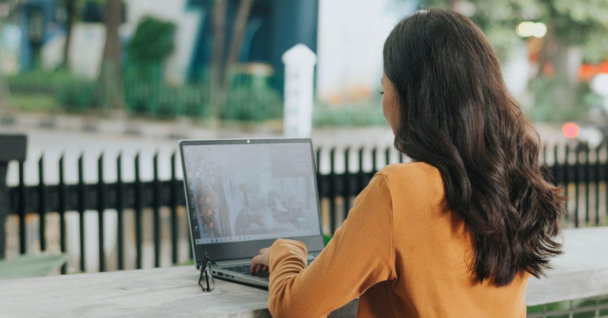 Хүүхдээ харж буй ээжүүдэд: Орлого олох боломж